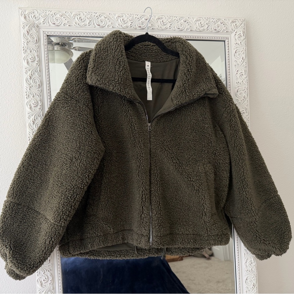 Lululemon Olive Sherpa Jacket - Picture 3 of 4
